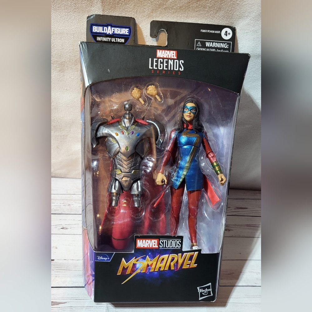 ( New) Hasbro Legends series Ms. Marvel - Picture 1 of 6